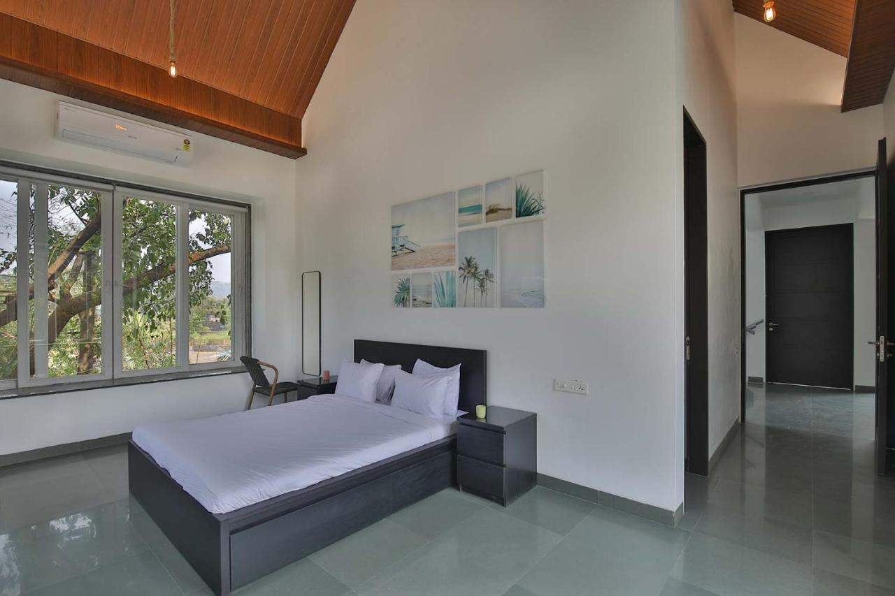 Twilight Grove By Stayvista - Pool- View Villa With Manicured Lawn, Contemporary Interiors & Home Theatre Karjat Exterior photo