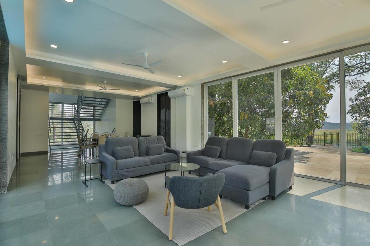 Twilight Grove By Stayvista - Pool- View Villa With Manicured Lawn, Contemporary Interiors & Home Theatre Karjat Exterior photo