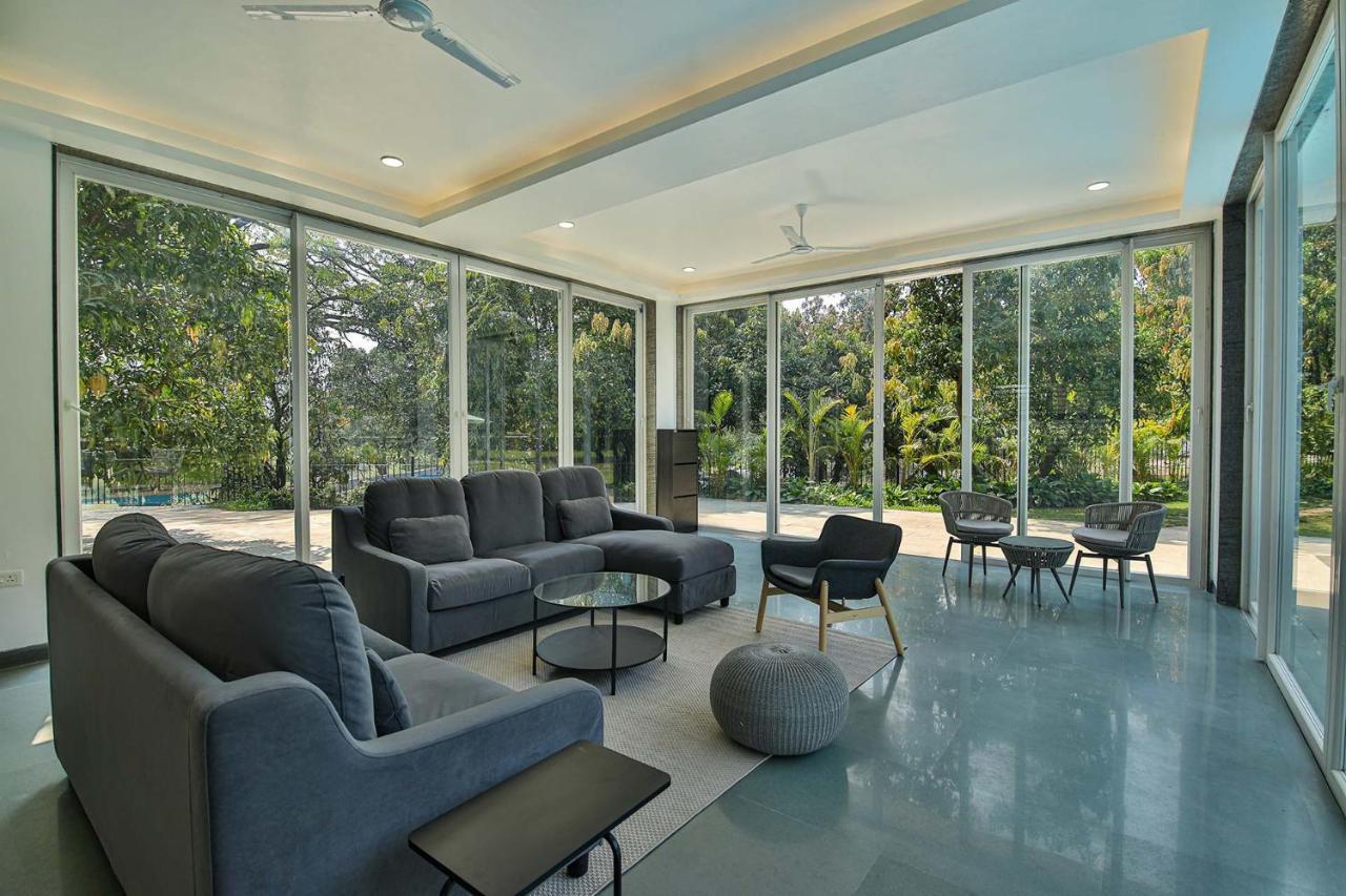 Twilight Grove By Stayvista - Pool- View Villa With Manicured Lawn, Contemporary Interiors & Home Theatre Karjat Exterior photo