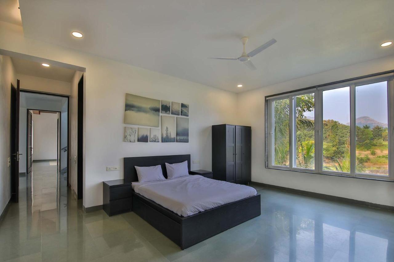 Twilight Grove By Stayvista - Pool- View Villa With Manicured Lawn, Contemporary Interiors & Home Theatre Karjat Exterior photo